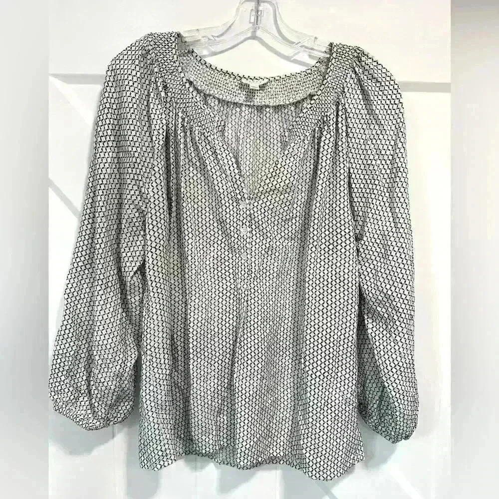 SOFT JOIE Yone Challis Rayon Peasant White/Black Tile Print Blouse Size Small
